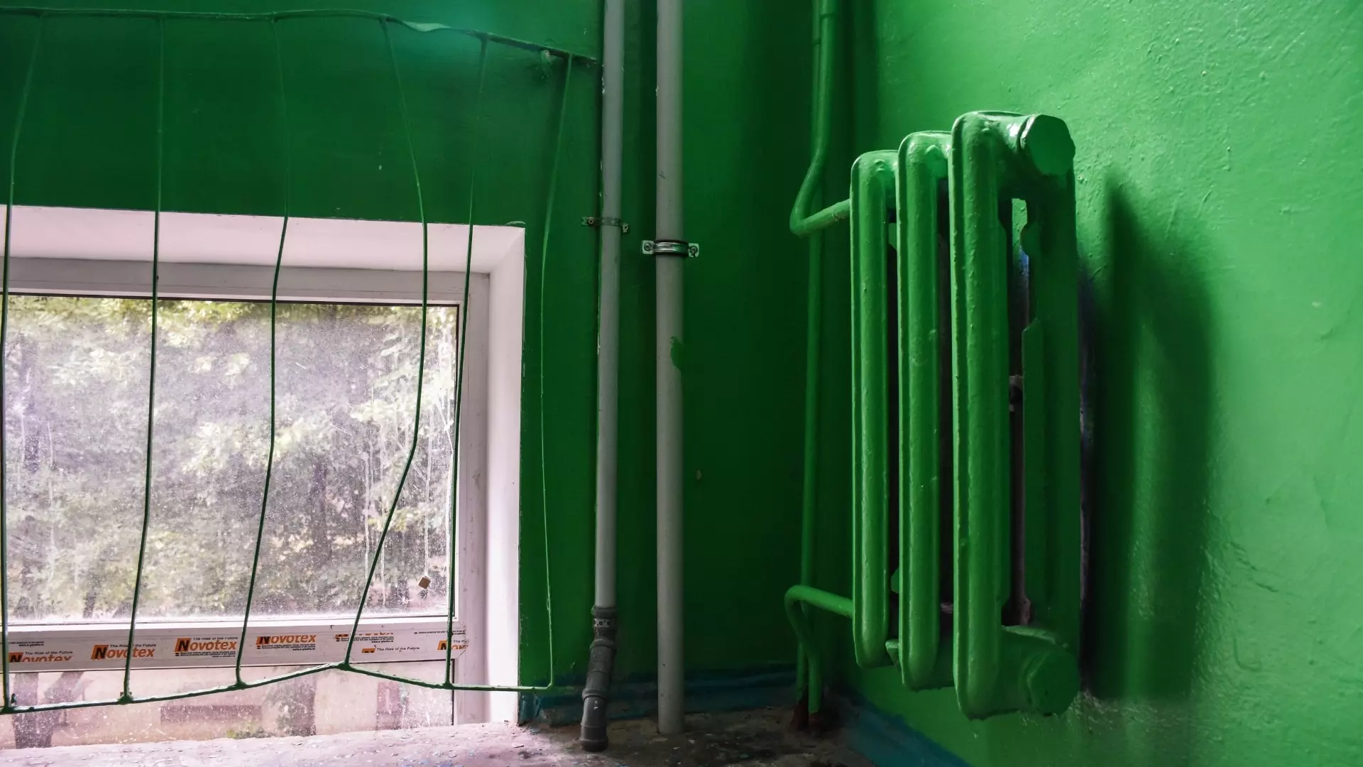 Нижнекамцы пять лет задыхаются от запаха канализации в многоэтажке