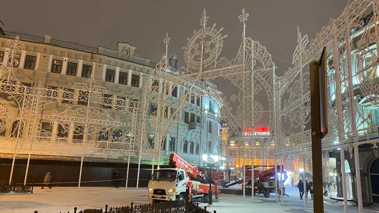 Казань избавится от новогодних украшений