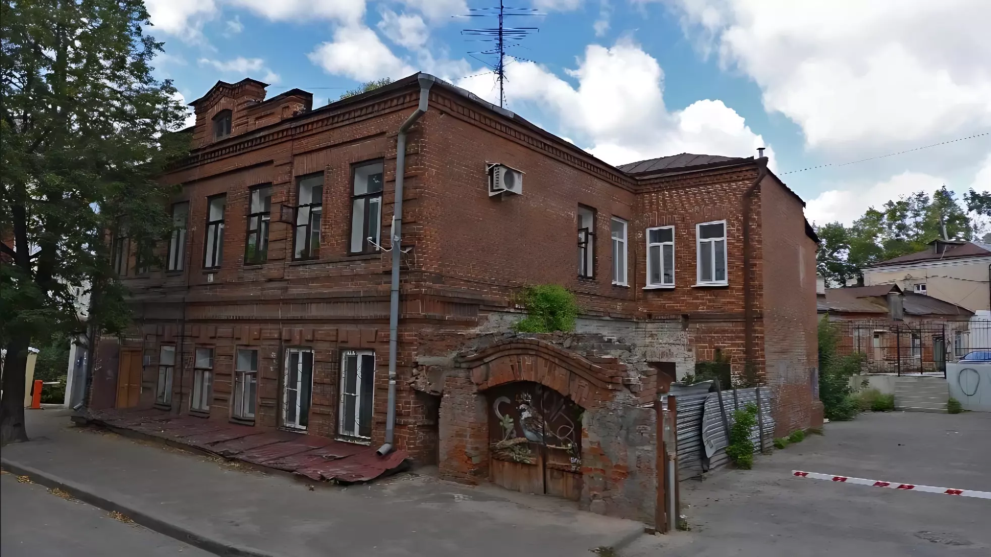 В центре Казани рядом с домом Кекина отремонтируют двухэтажку