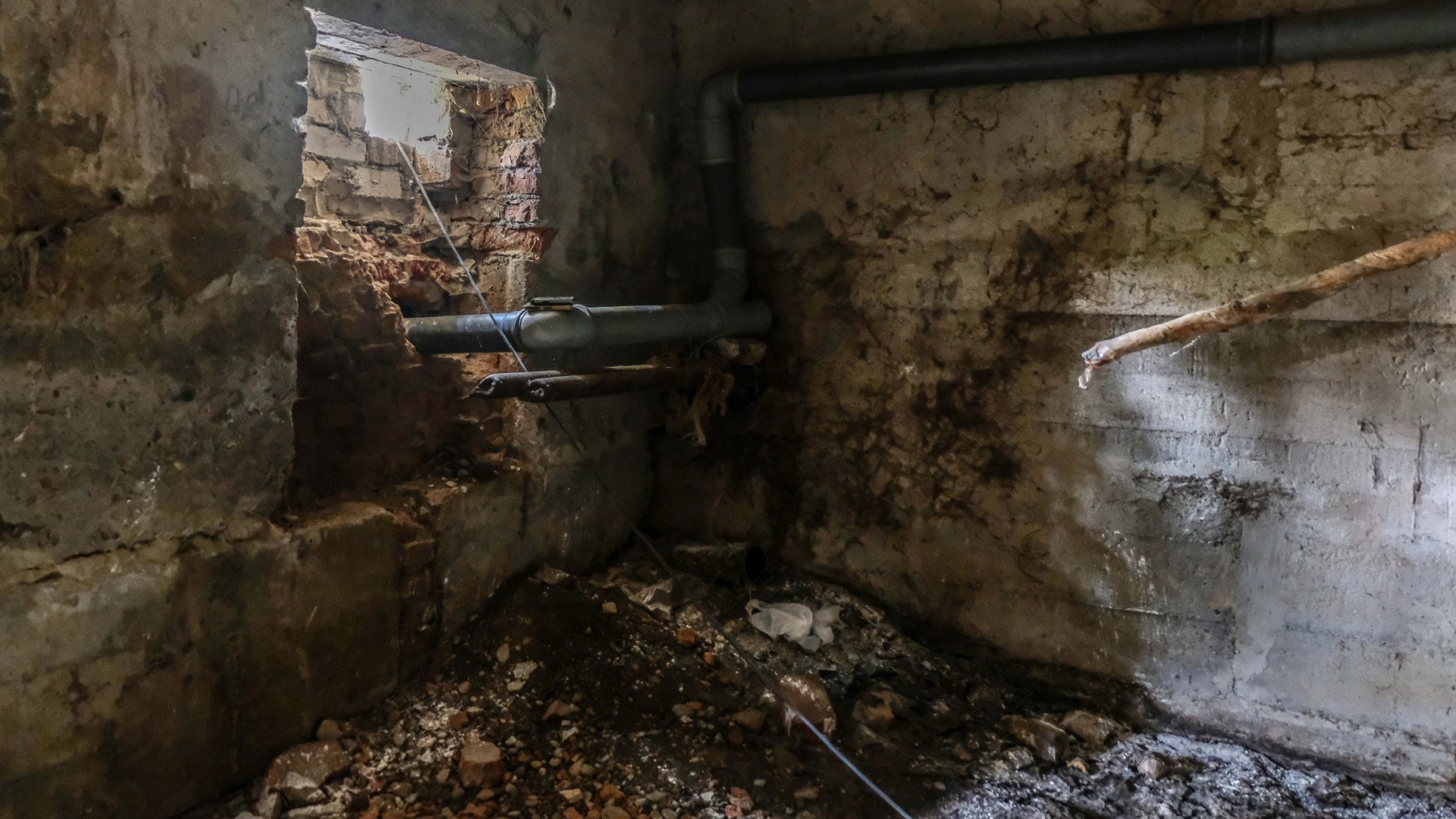 «Мы уже устали»: в Казани топит подвал многострадального дома