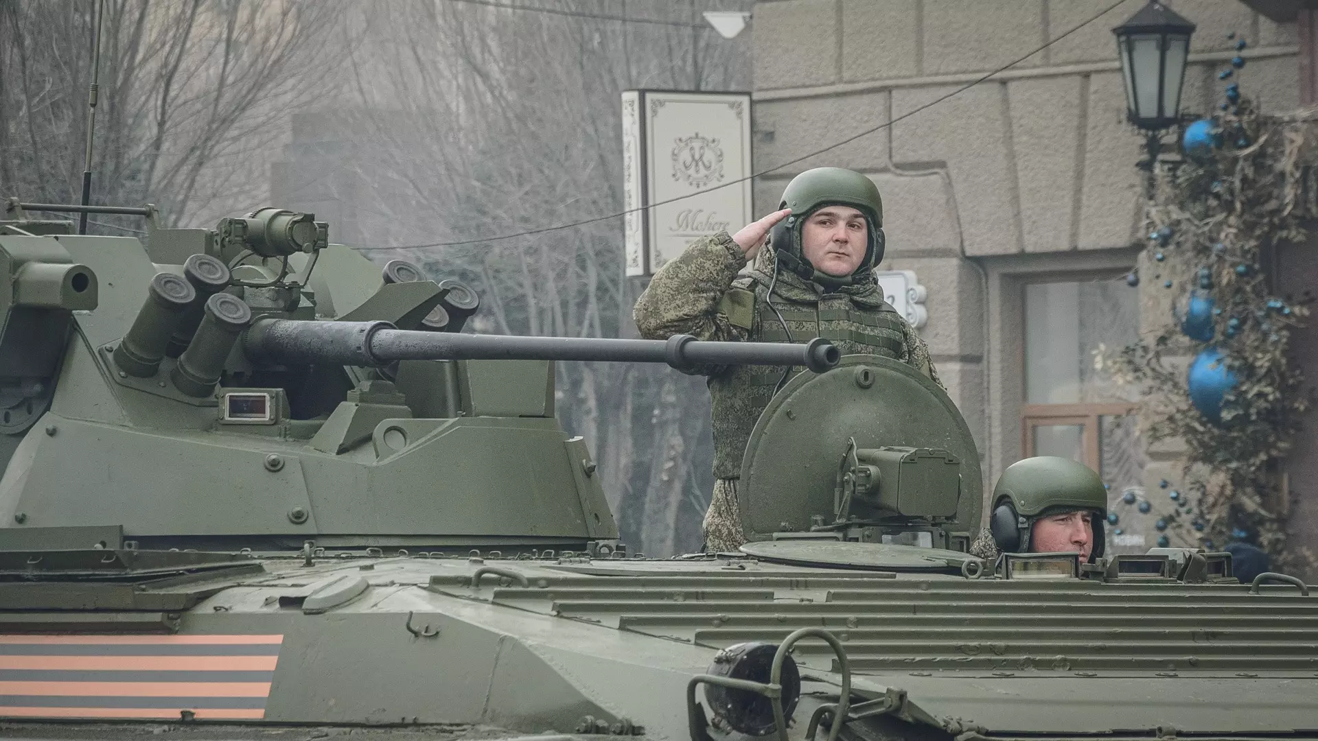 Вице-премьер Чернышенко посетил Казанское высшее танковое училище
