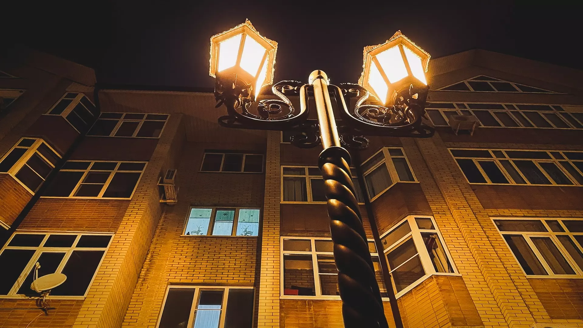 Требующим уличное освещение казанцам постепенно установят фонари