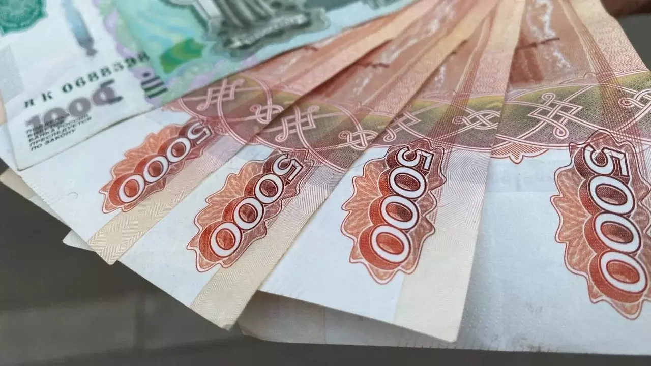 Зарплата Татарстанцев в августе выросла до 61,5 тысячи рублей