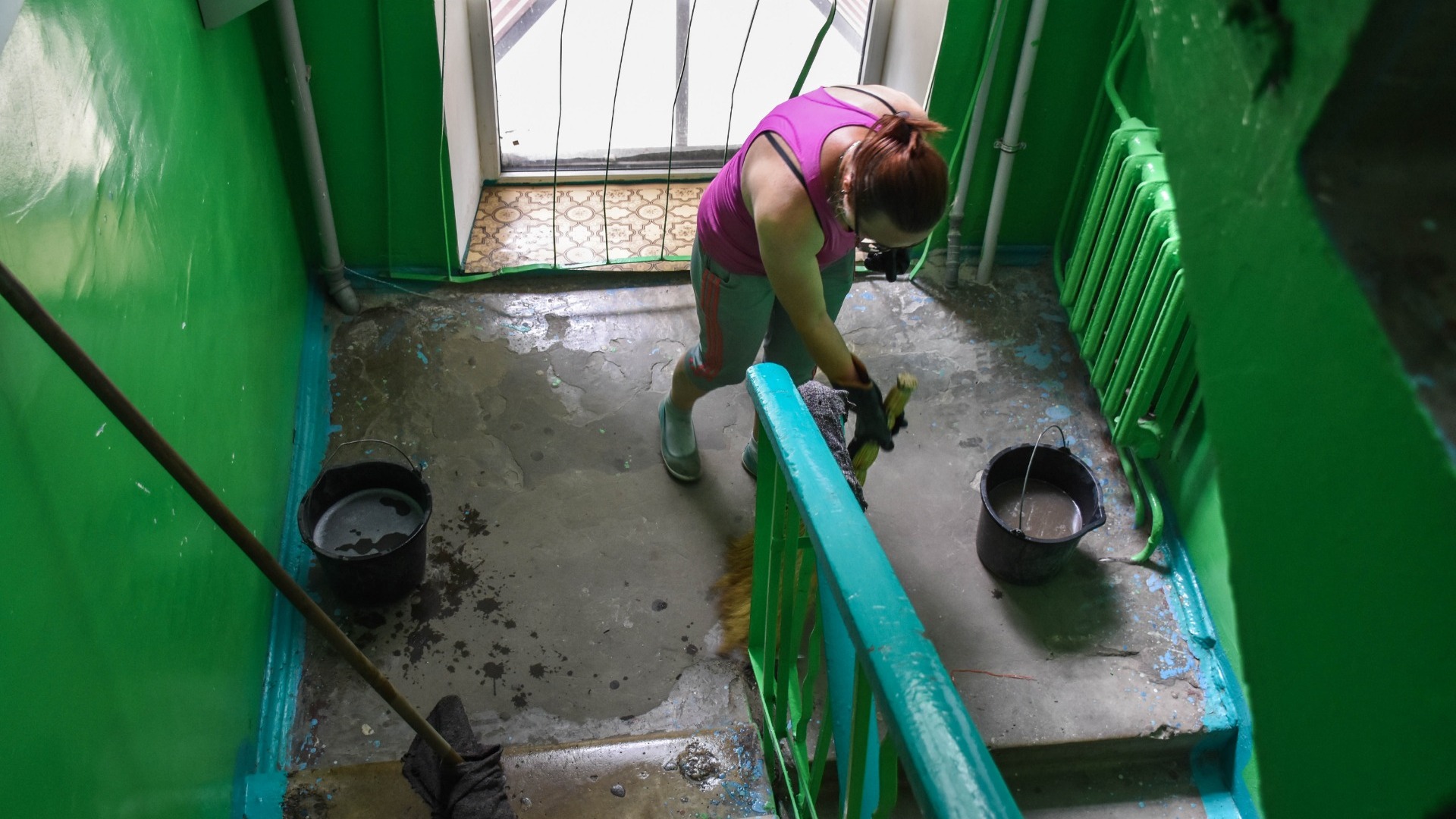 В Татарстане деньги на ремонт дома ушли на уборку подъезда от мусора