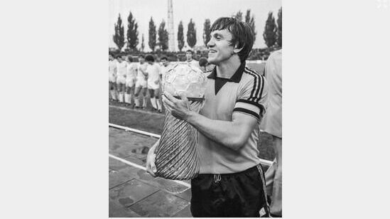 «Кубок сезона 1984 года в руках Бригадира»