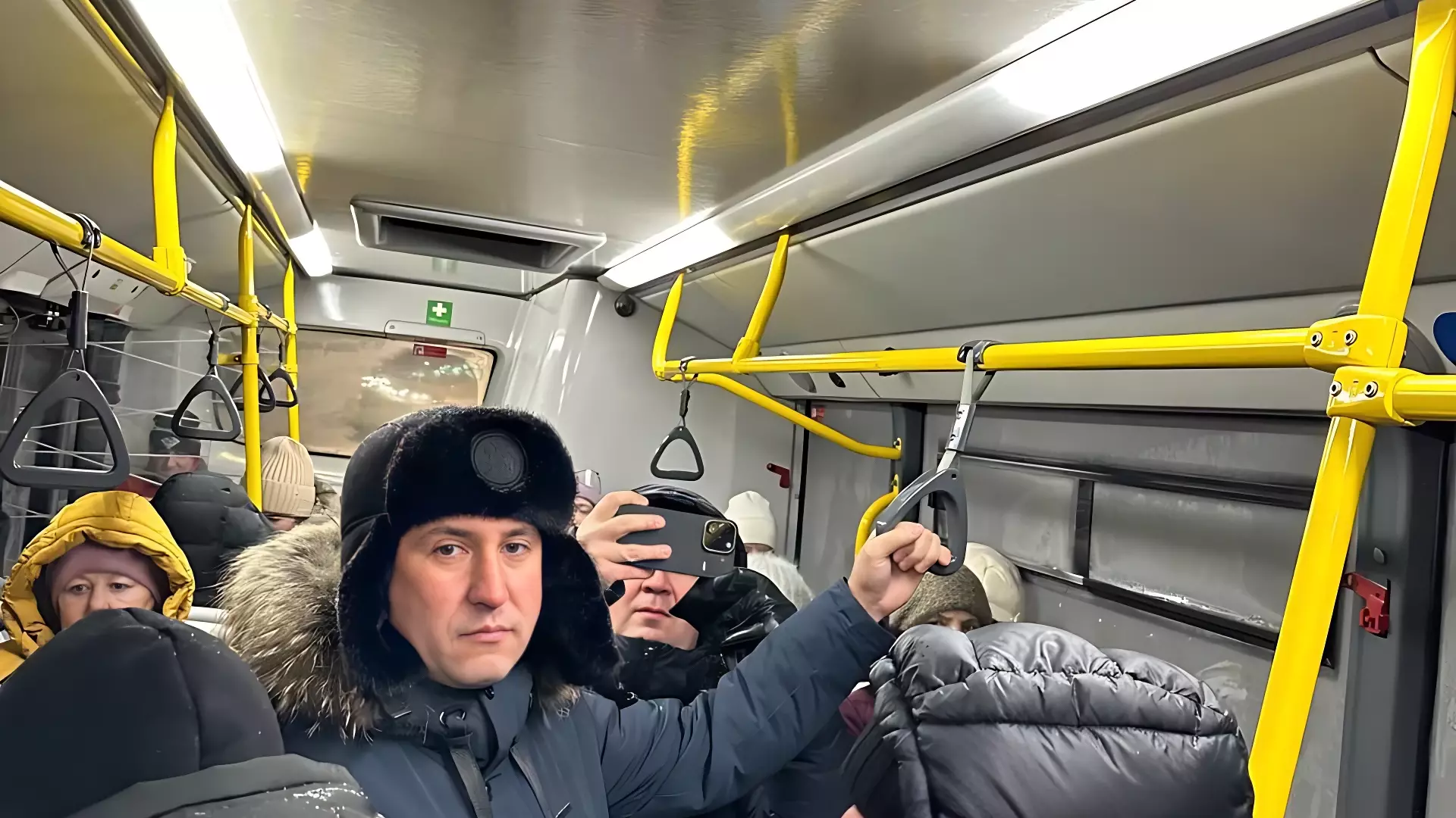 Челнинские чиновники рано утром проверили общественный транспорт