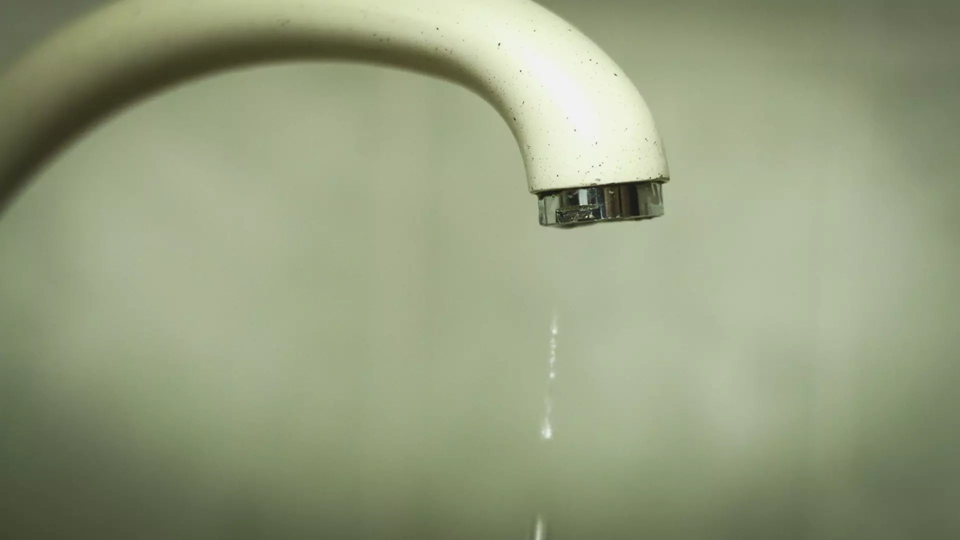 Жители Чистополя жалуются на массовое отключение воды