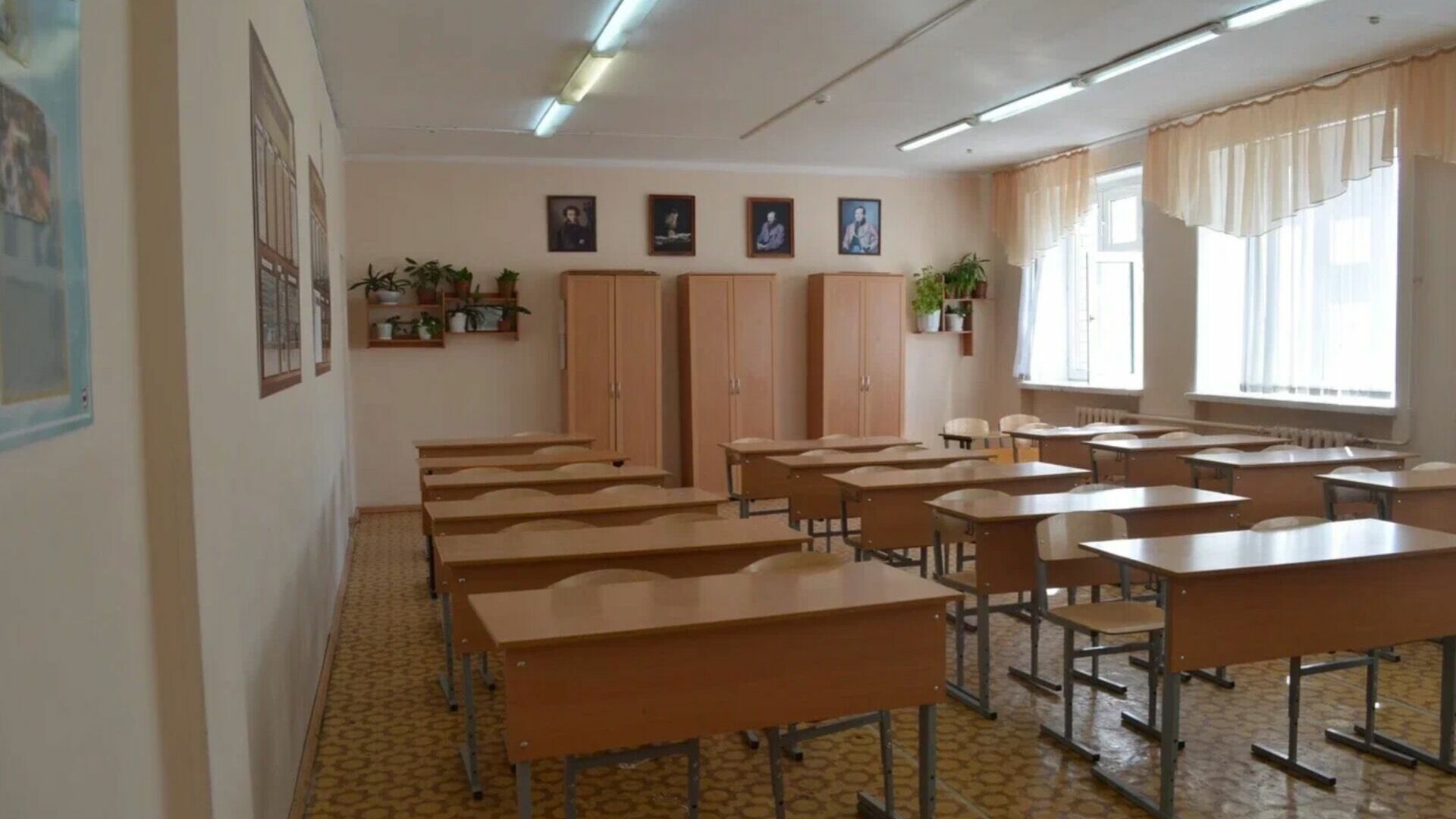 Еще 7 казанских школ отремонтируют почти за миллиард рублей