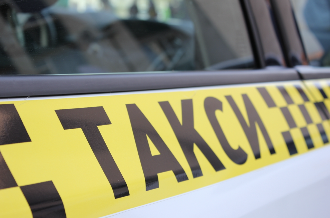 Минниханова попросили упростить легализацию легковых такси