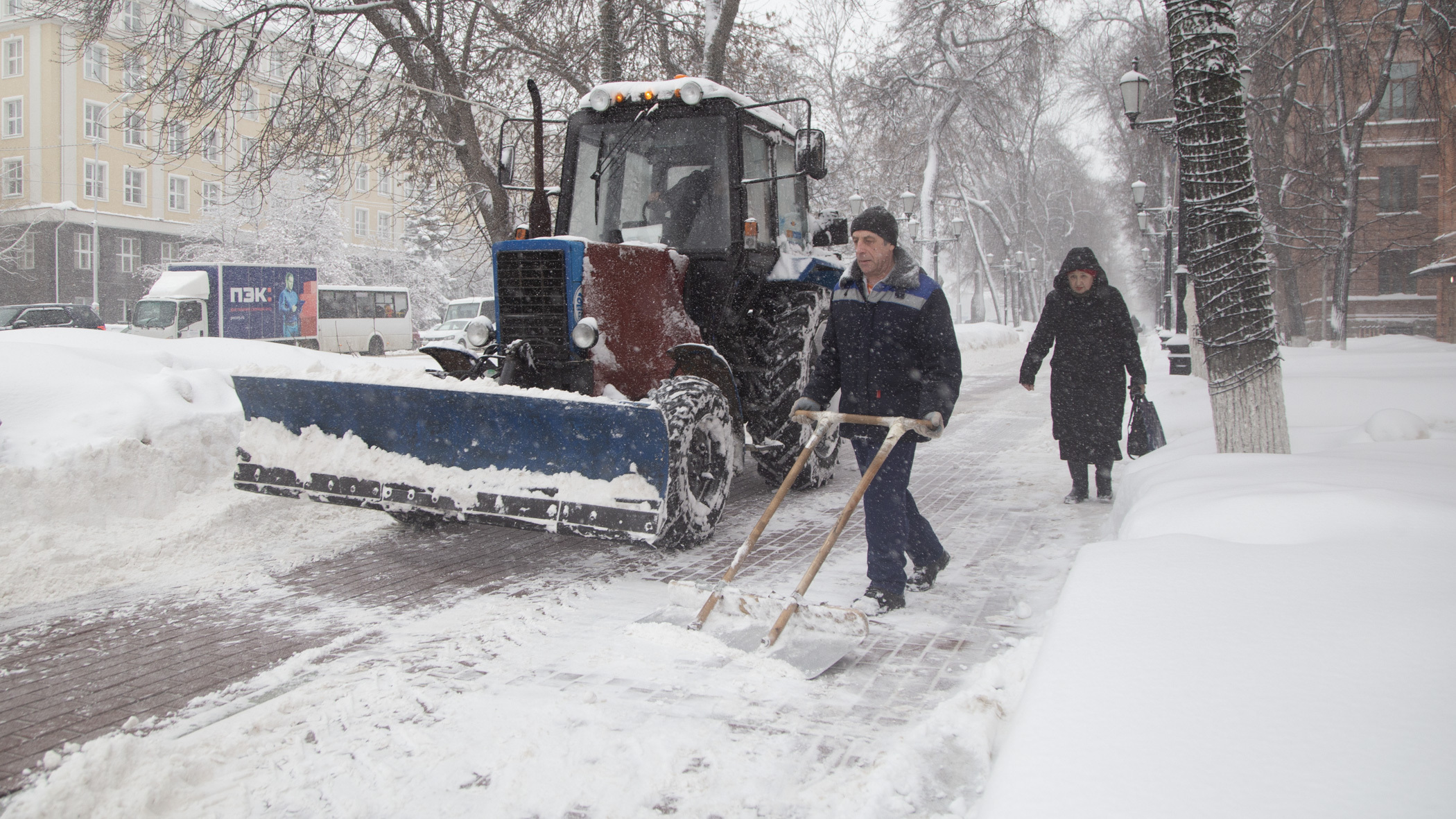 В Казани на уборку улиц от снега выйдет в 2,5 раза меньше спецтехники, чем вчера