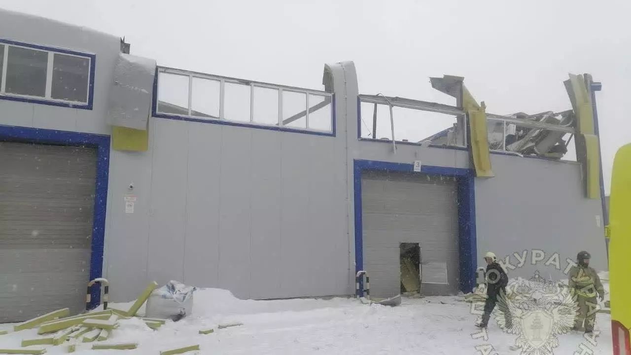 После обрушения крыши из-за снега в Казани возбудили дело