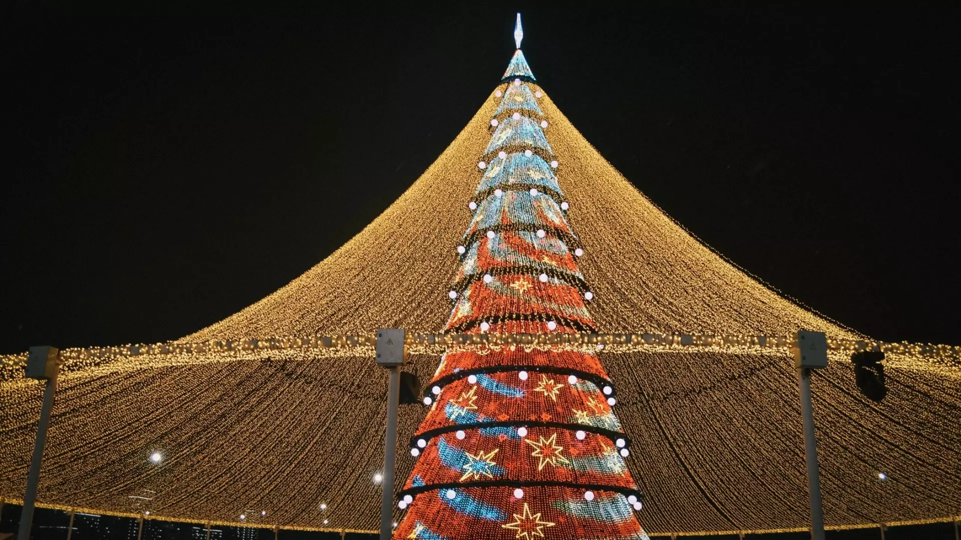 Как провести новогодние каникулы в Казани: бесплатные елки, огоньки и утренники