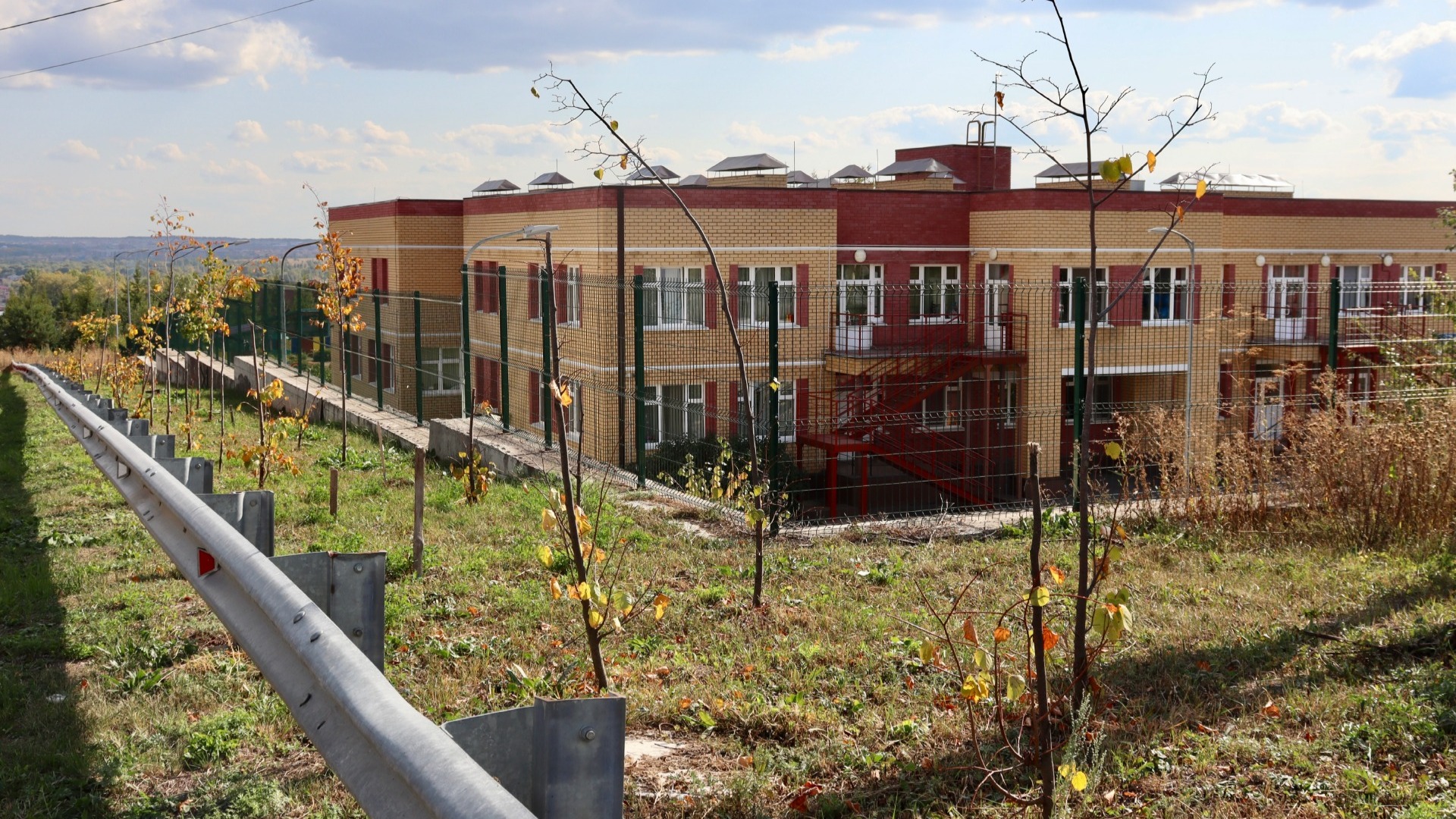 Без школы, аптек и дорог: как выглядят казанские поселки Привольный и Вишневка