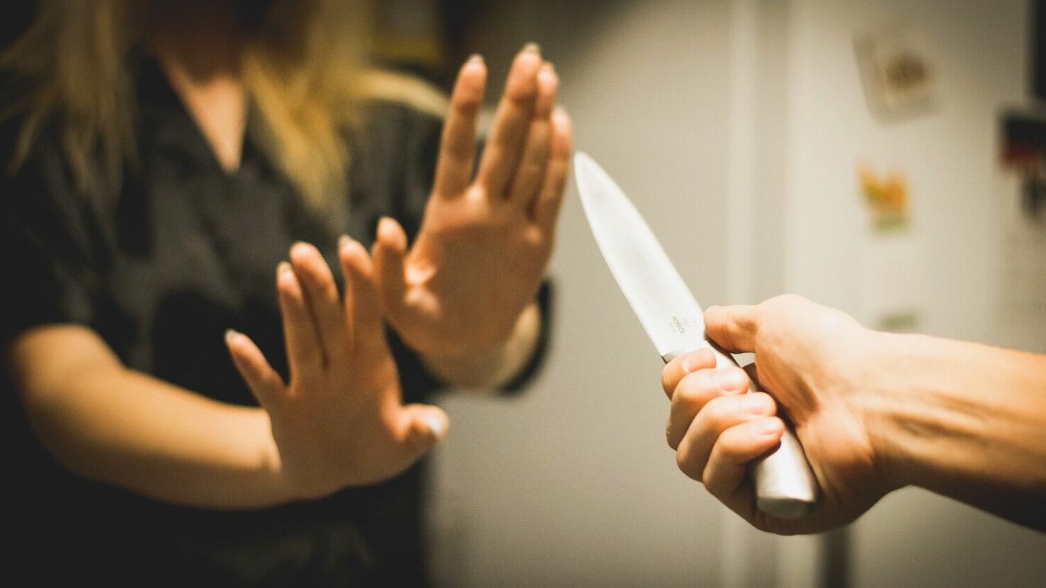 Челнинец угрожал ножом проституткам и сел на 2,5 года