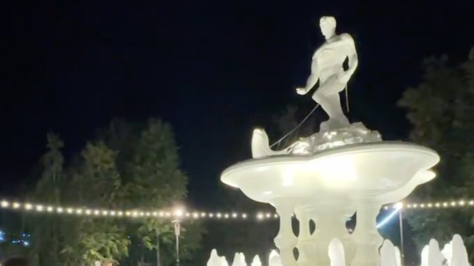 В Казани заработал фонтан в Саду рыбака