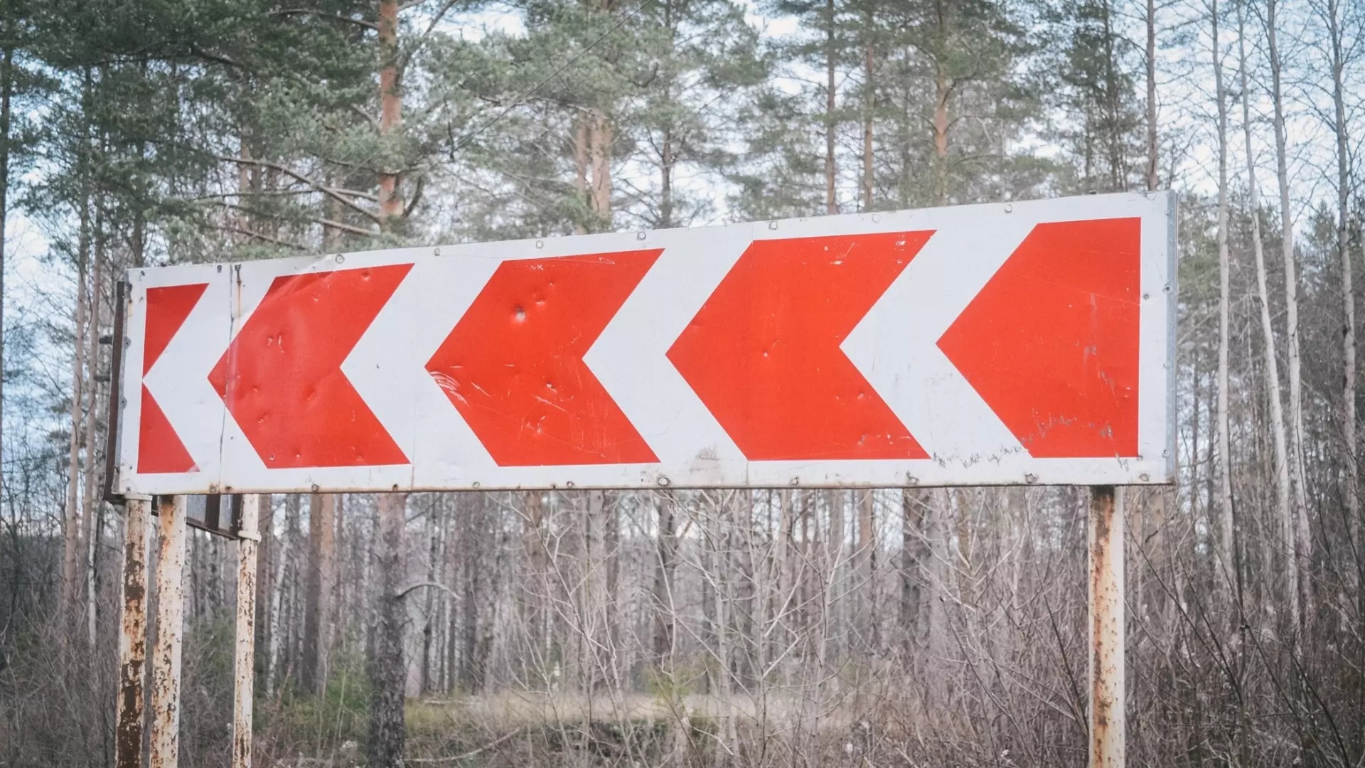 В Татарстане на трассе неизвестные закрыли дорожные знаки