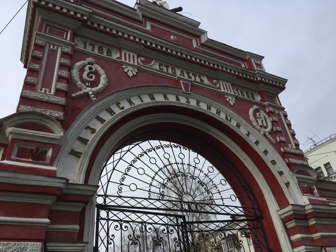 В Казани на реставрацию памятника «Красные ворота» выделили более 1 млн рублей