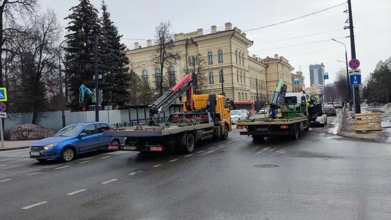 Казанские студенты сбегали с пар ради спасения машин
