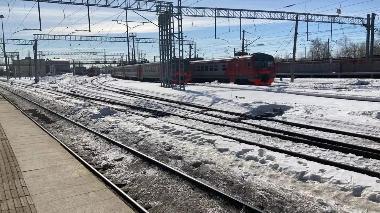 РЖД объяснила черный дым от поезда в Казани