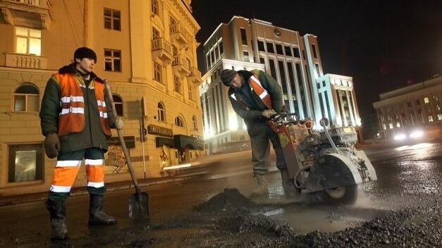 На ремонт дорог в четырех районах Казани потратят почти 1 млрд рублей