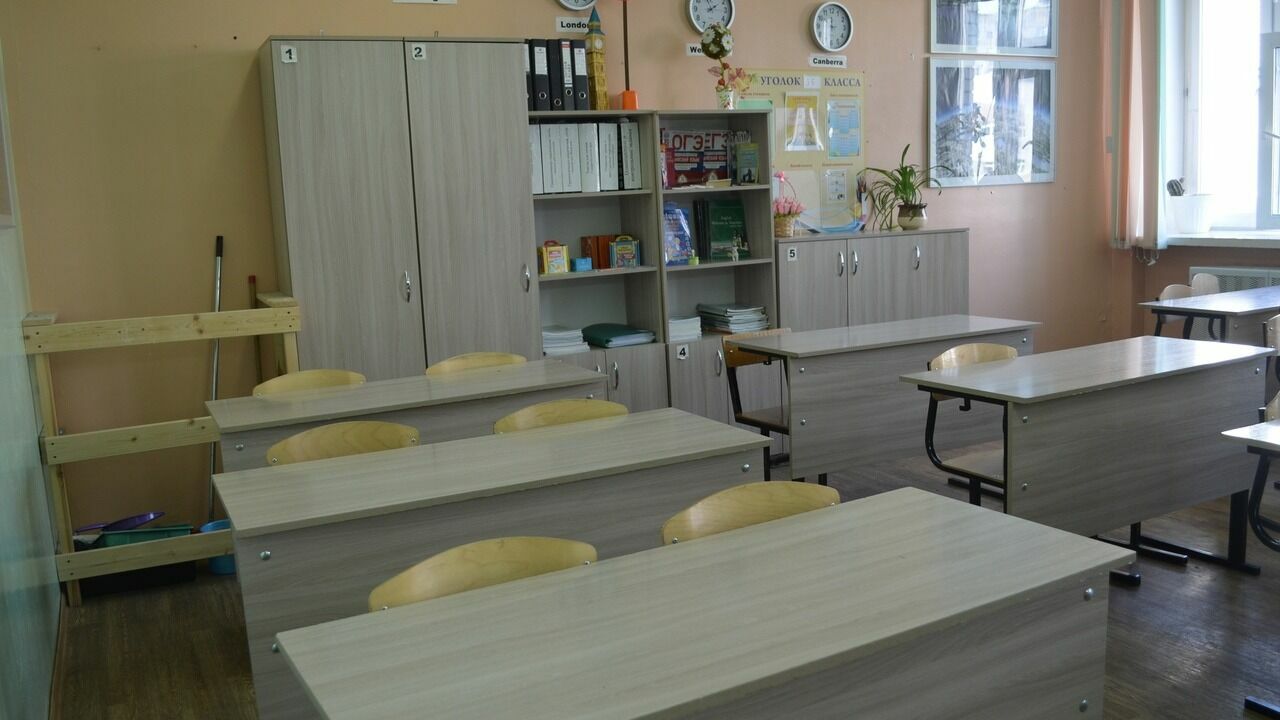 «Не впускают даже родителей»: меры безопасности в школах Казани