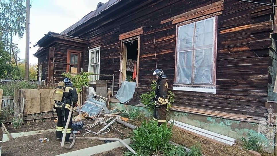 Из-за гибели двух человек на пожаре в Татарстане возбудили уголовное дело
