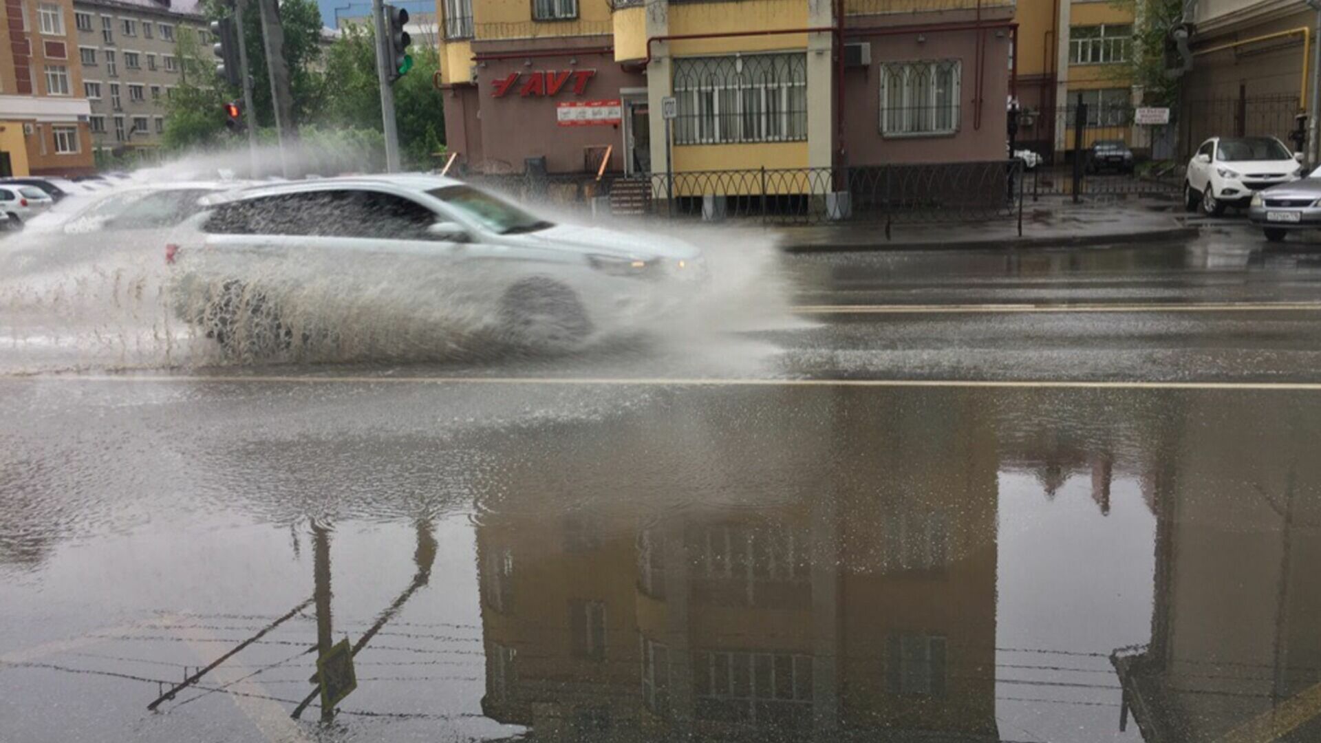 Городское озеро №2: В Зеленодольске затопило улицы