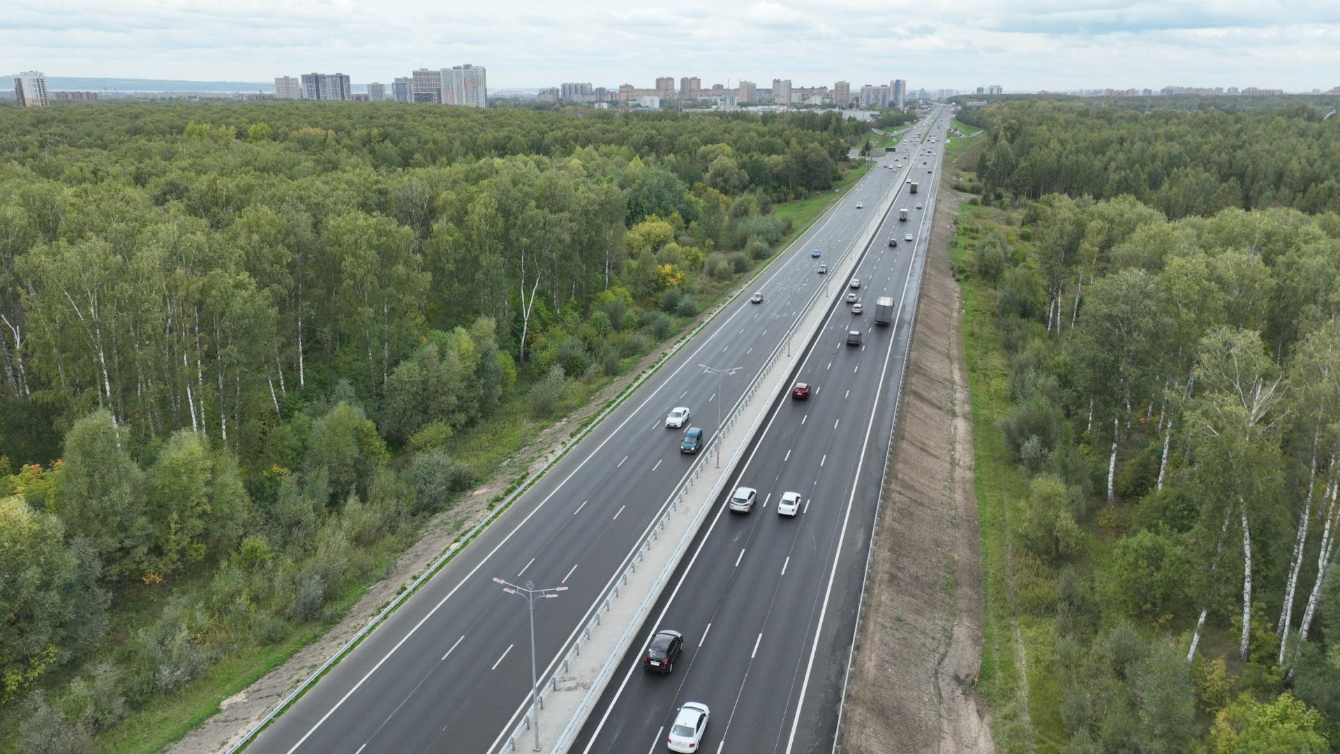 Дорогу от выезда из Казани в сторону аэропорта расширили до 6 полос