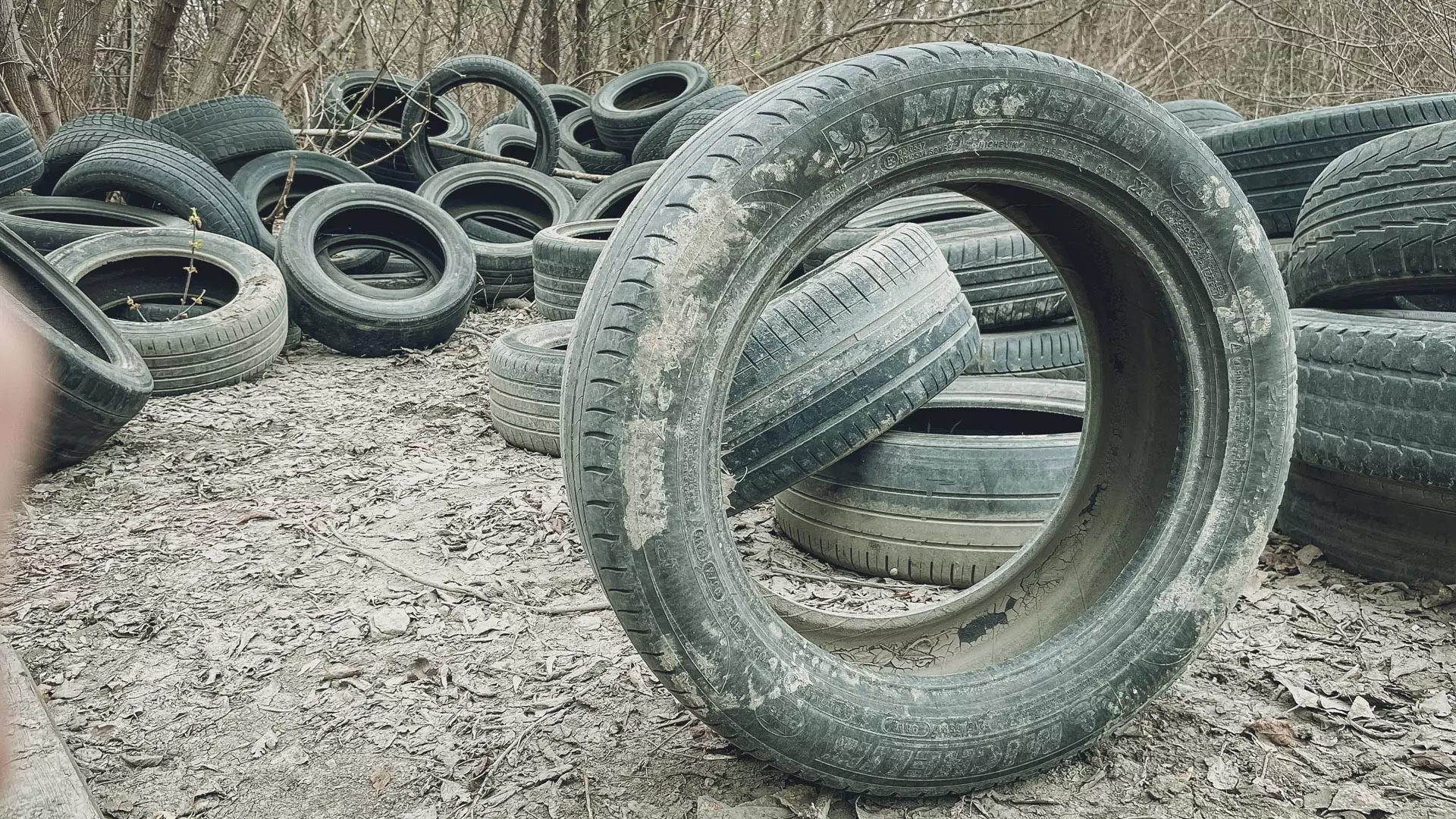 В Казани могут появиться специальные контейнеры для старых колес