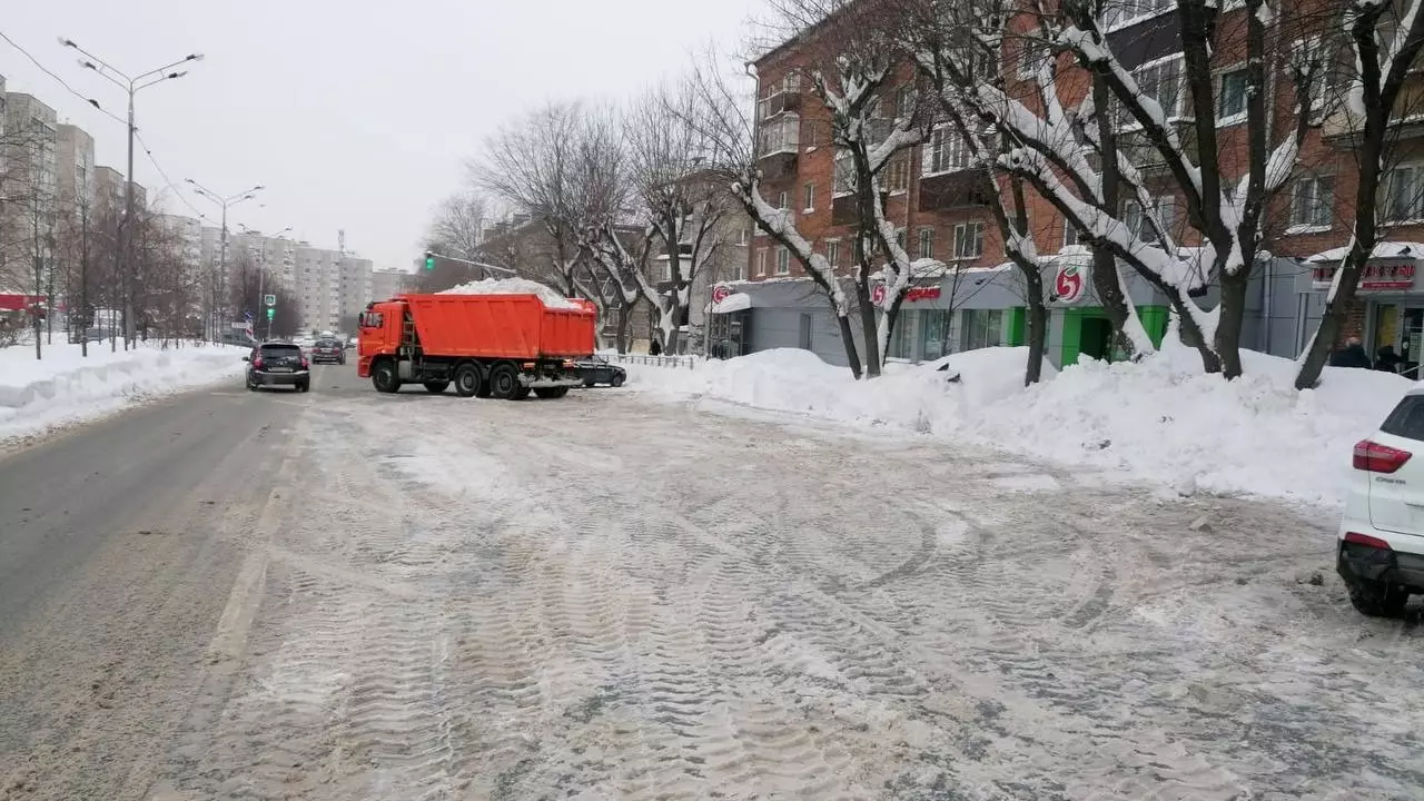 Уборка снега в Казани