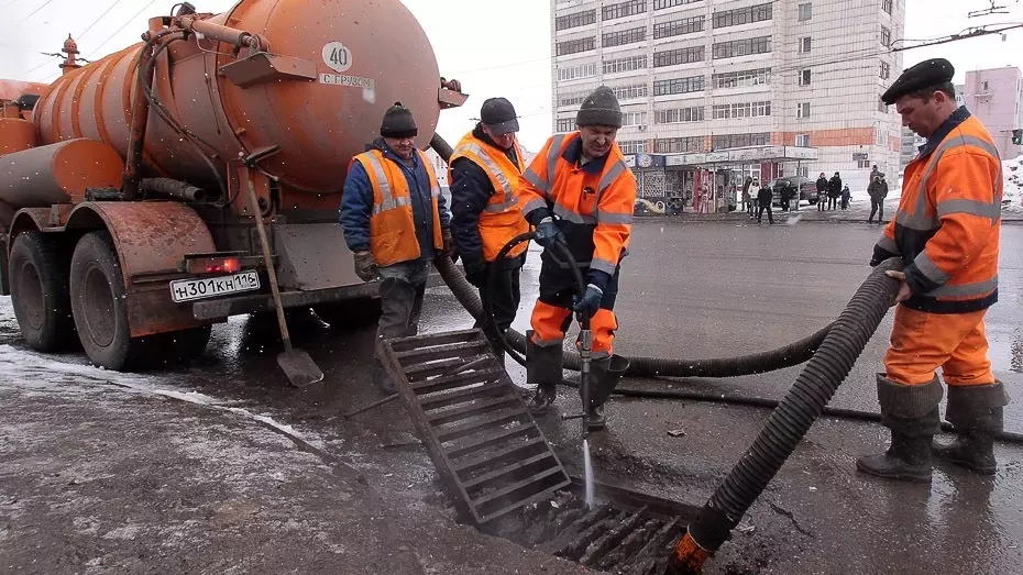 Часть канализационного коллектора на Ямашева отремонтировали