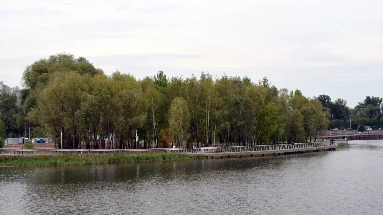 Бизнесмену незаконно отдали часть озера в Казани