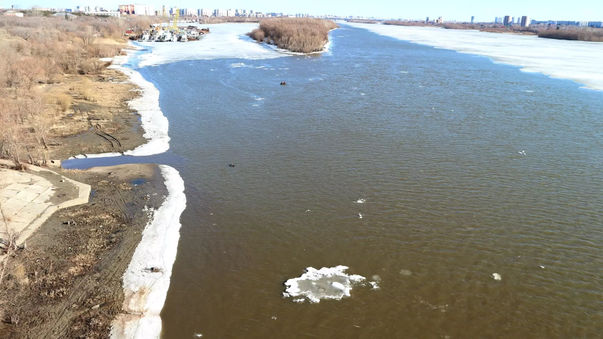 На реках Татарстана начался ледоход — видео