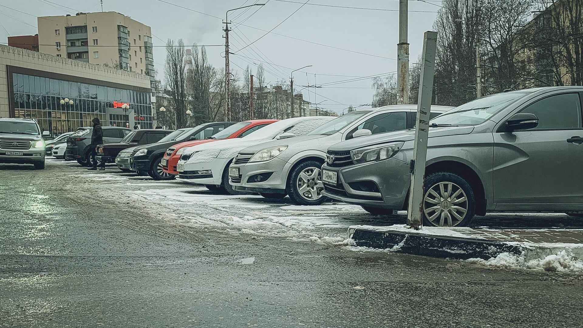 В Казани владельцам электромобилей разрешили бесплатно пользоваться парковками