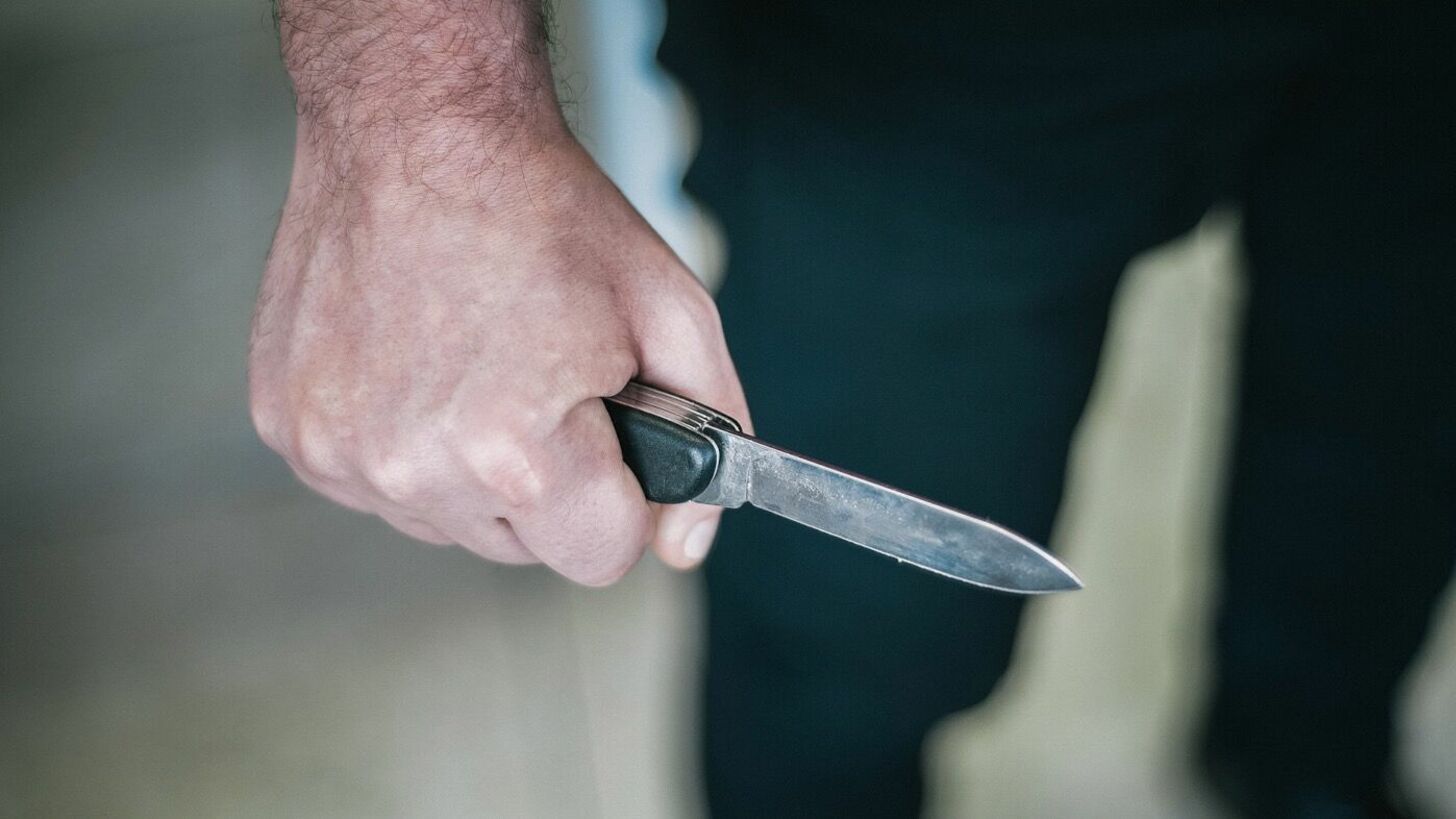 Стоящий на учете у психиатра татарстанец ранил ножом 3 знакомых