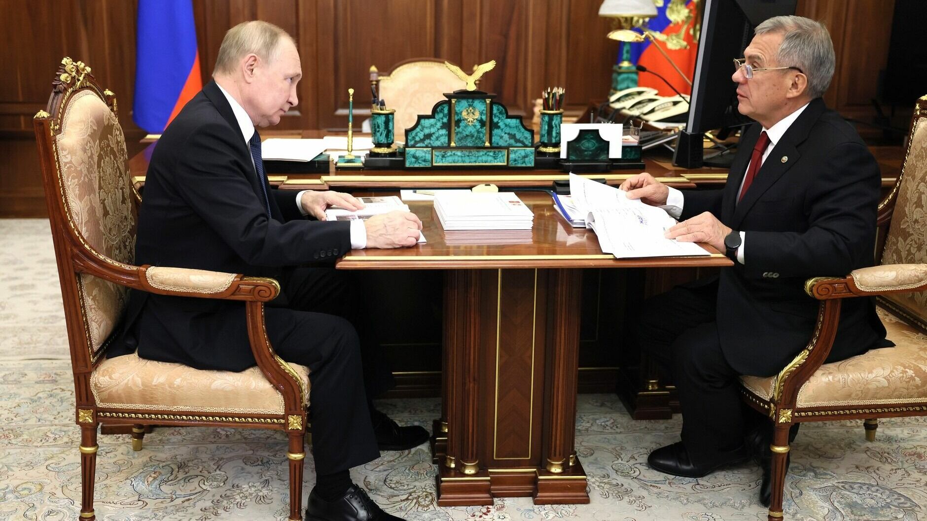 Путин о дорогах Татарстана: «Одна из проблем республики, да?»