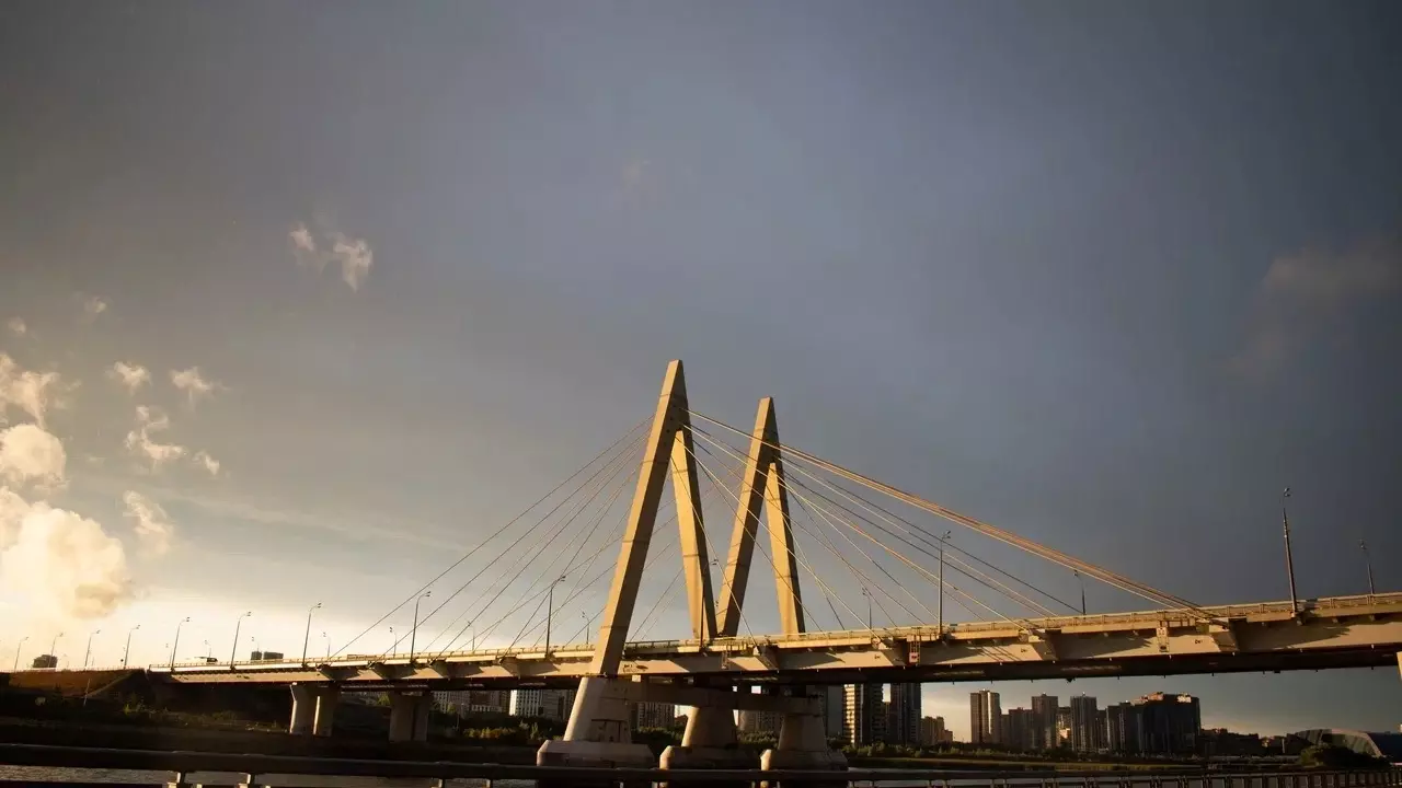 В Казани полностью подсветили мост Миллениум