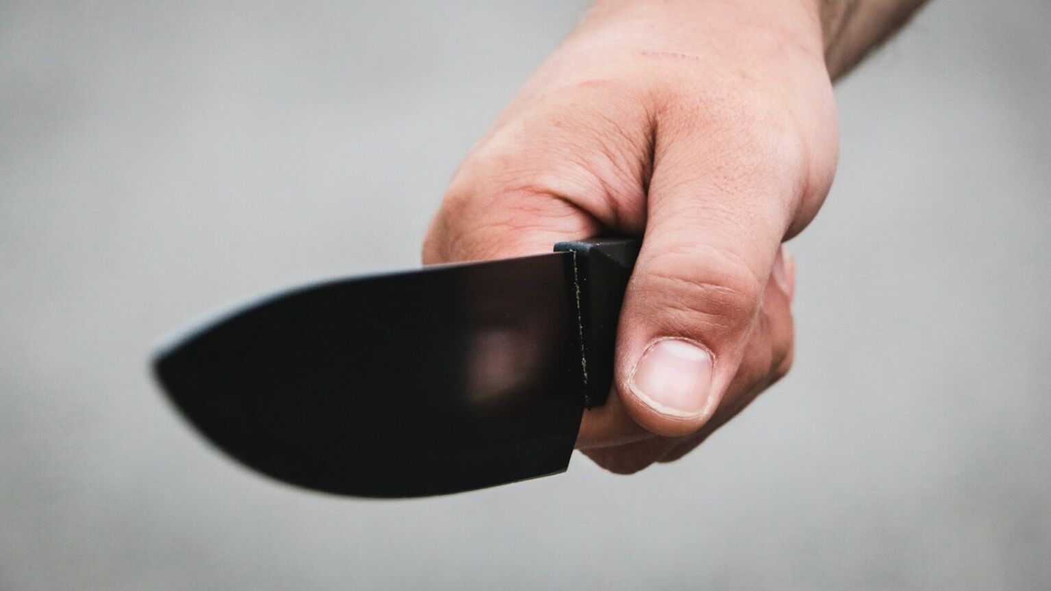 Пьяный татарстанец напал с ножом на таксиста — Telegram