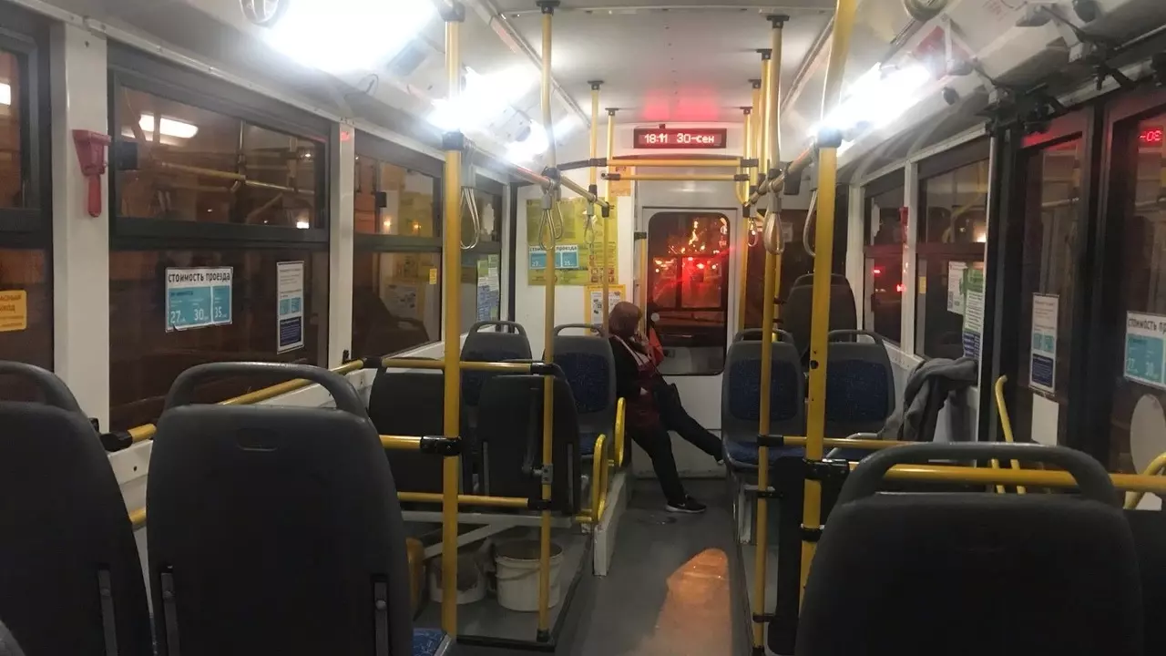 В Казани пассажир подрался с водителем троллейбуса из-за оплаты проезда