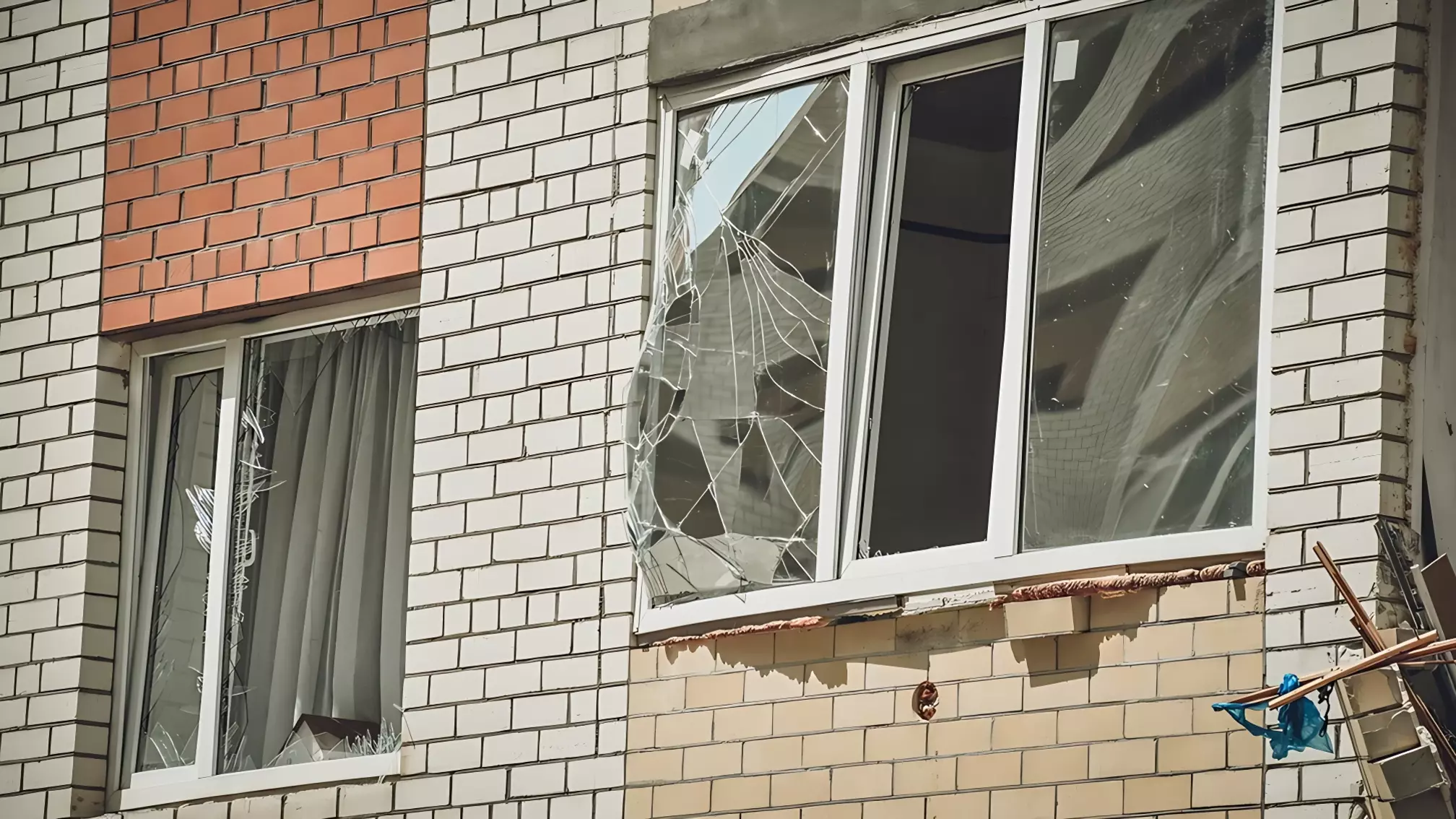 В Татарстане родители через окно достали детей во время пожара