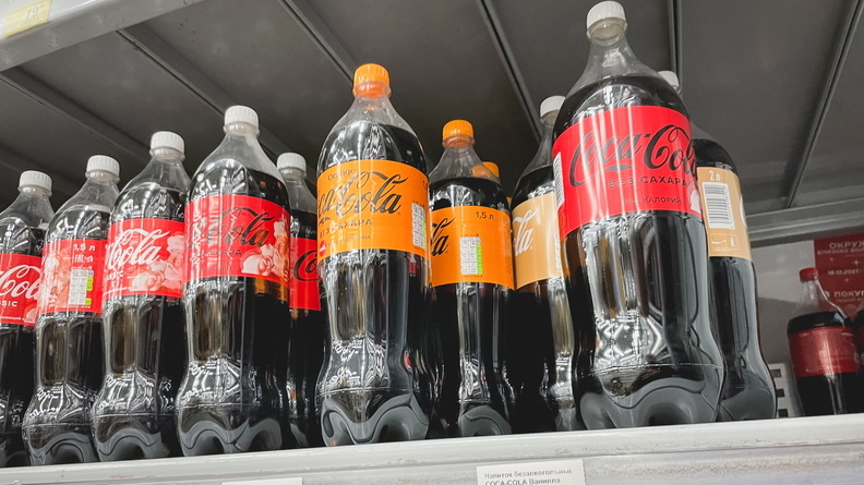 Coca-Cola больше не будет продавать в России свои напитки