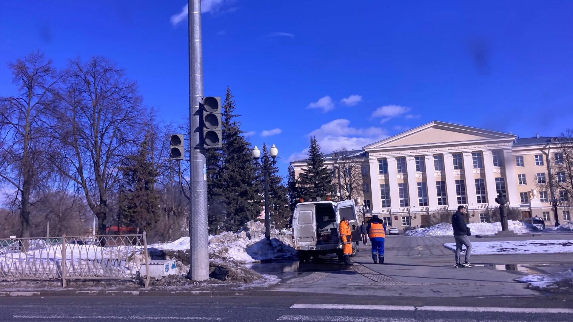 Казанские трамваи не могут разъехаться из-за светофора