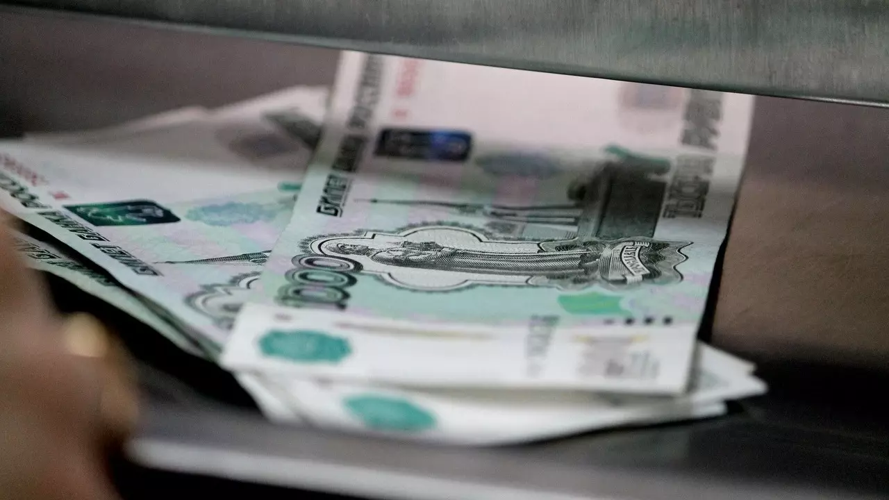 Татарстанцы в 2023 году в среднем получали 61 тысячу рублей