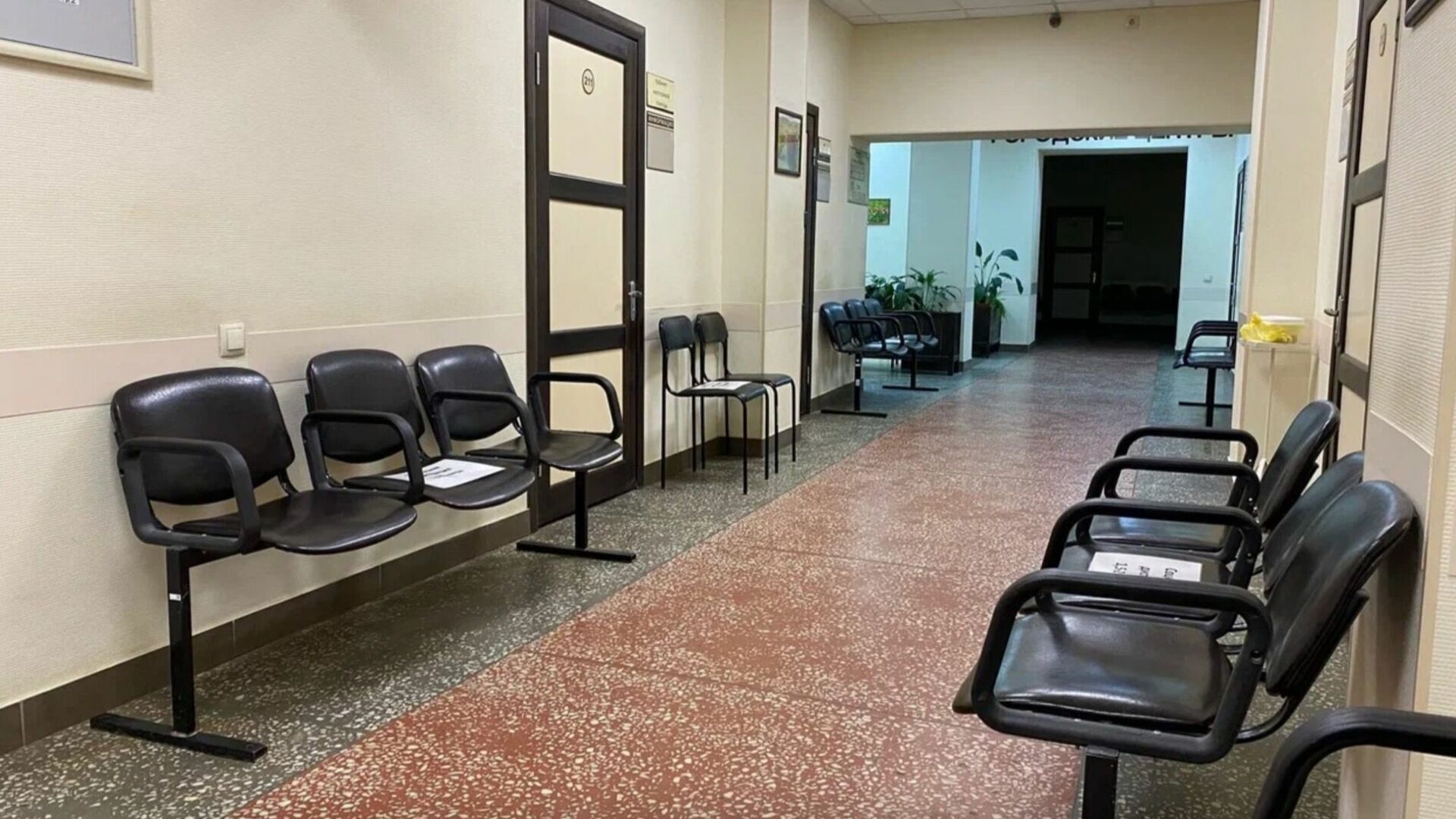 Казанцы жалуются на отсутствие врачей и очереди в поликлинике