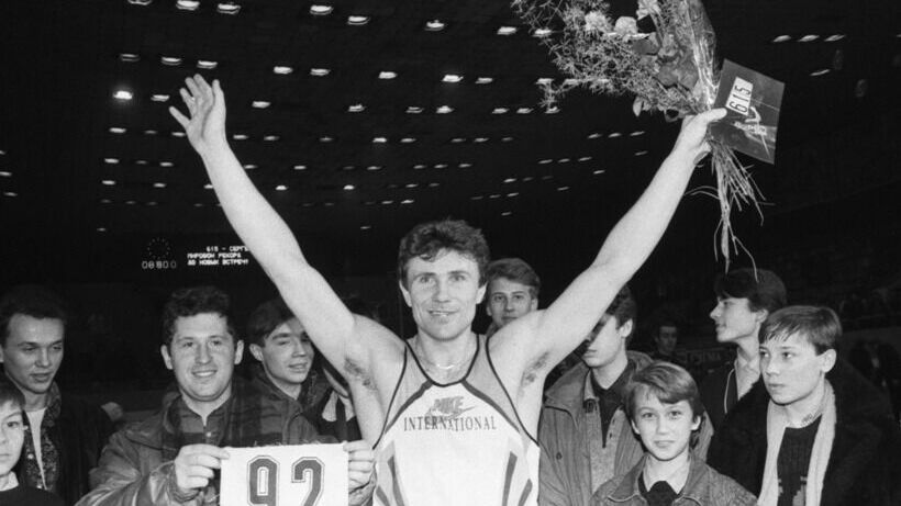 Февраль 1993 года, Донецк. Легкоатлет во время празднования очередного рекорда, Фото ТАСС, Игорь Бруй