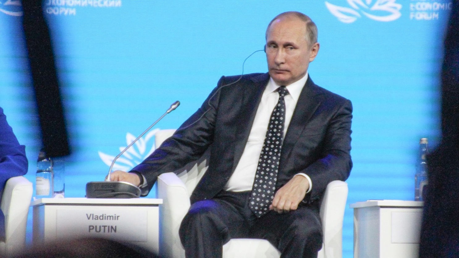 Путин предложил не информировать Совет Европы о введении военного положения