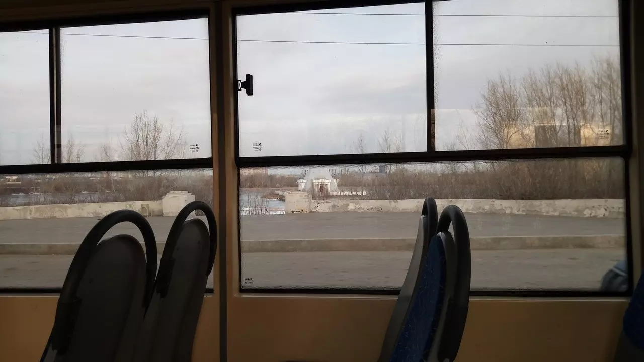 В Казани трамвай сошел с рельсов из-за наезда на предмет
