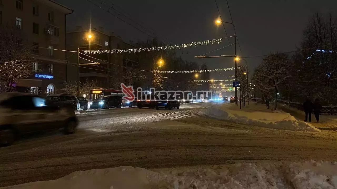 В Казани из-за снега образовались многокилометровые пробки