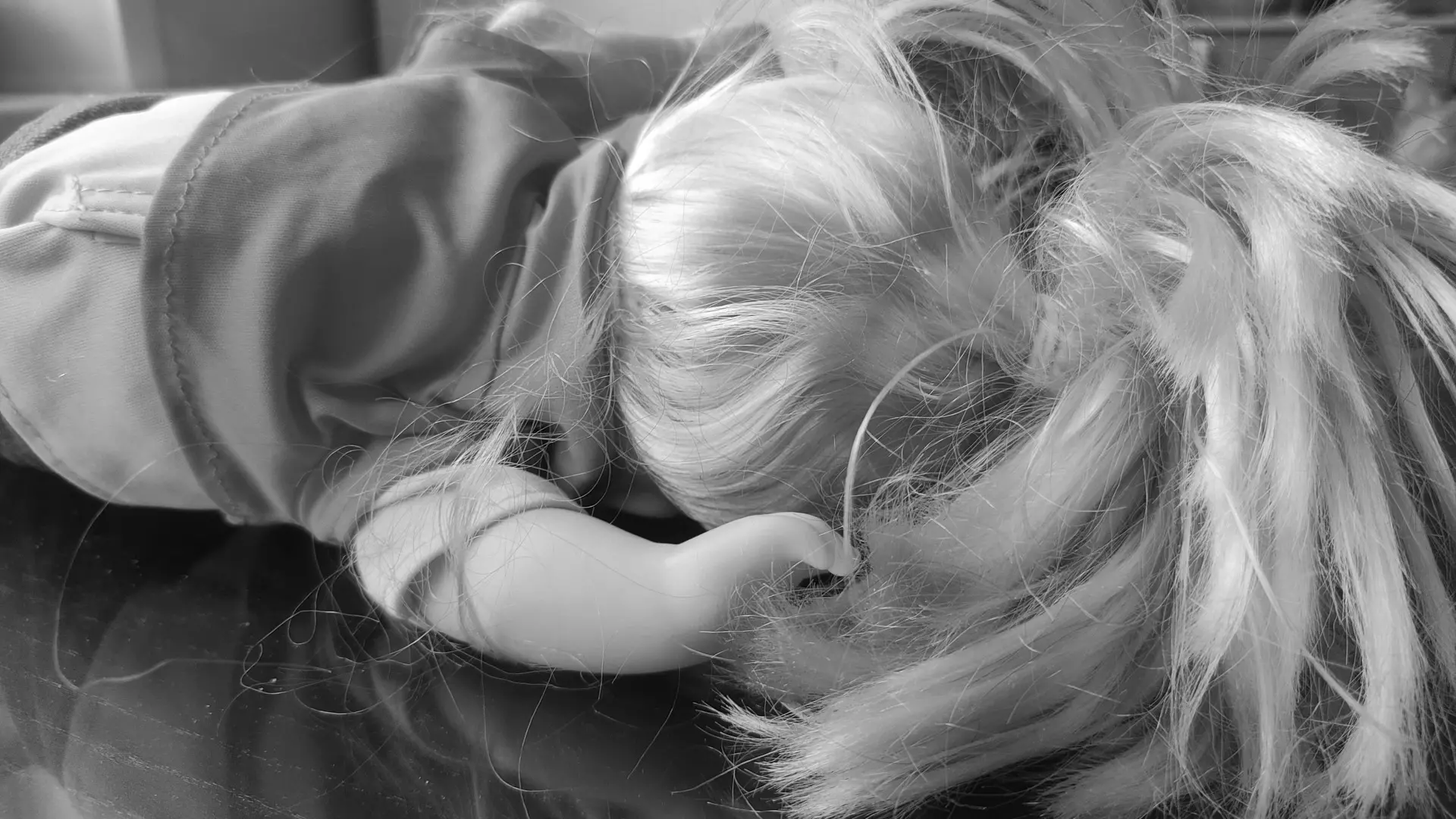Трехлетнюю девочку из Татарстана больше года избивала мать