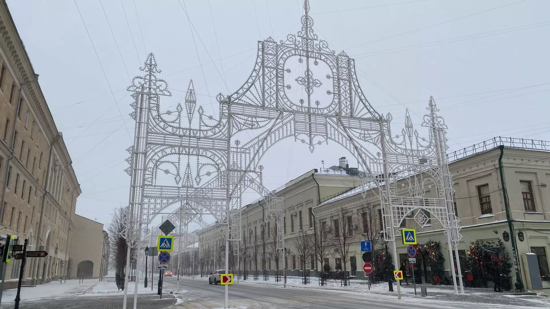 Новогодние иллюминации в центре Казани могут простоять до марта